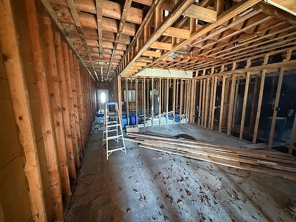 5th image of 514 Ann St