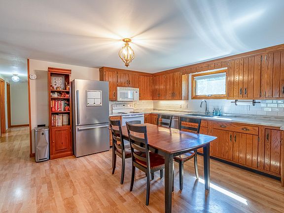 3rd image of 412 King Street