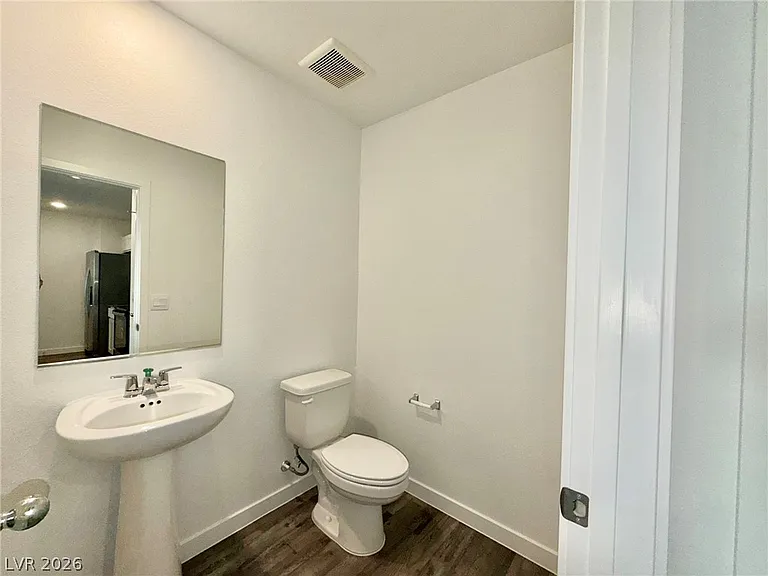 913 Rosy Starling St — Photo 9