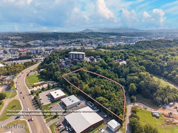 Valley Heights Dr, Pigeon Forge, TN 37863