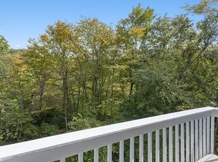 45 Mill Valley Ln, Stamford, CT 06903