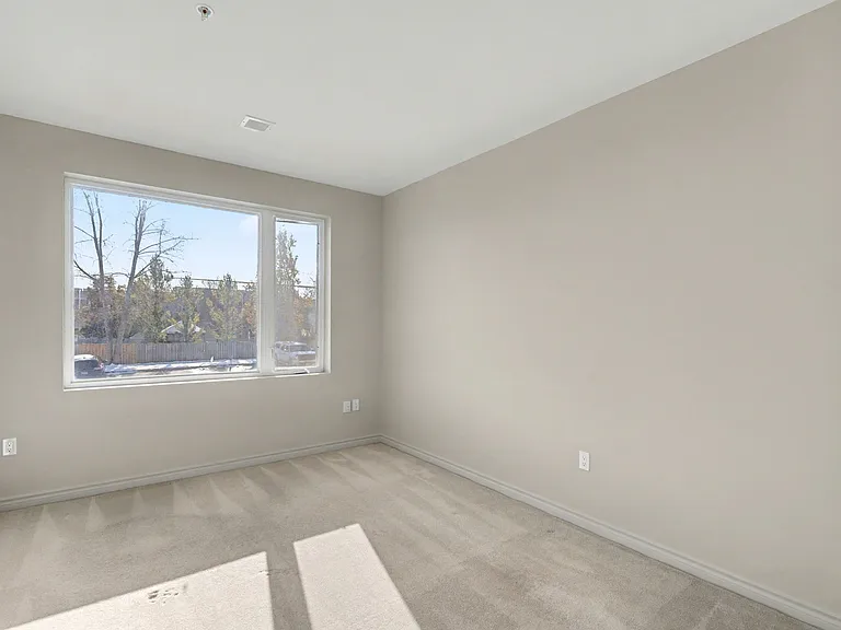 660 Garibaldi Ave — Photo 23