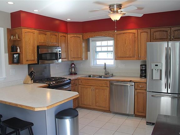 2nd image of 1 Cathedral Ct