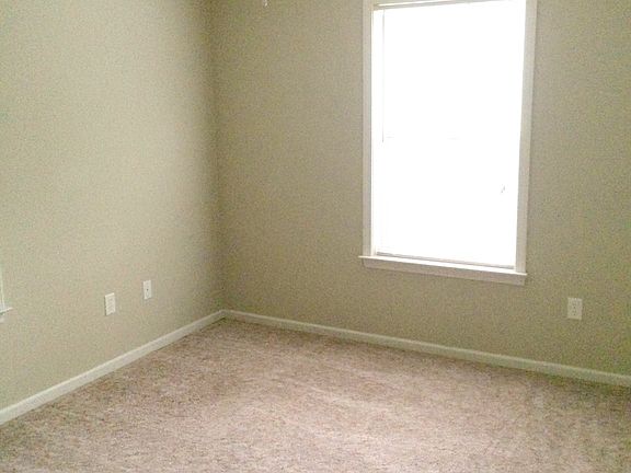 5th image of 900 Country Club Rd #5