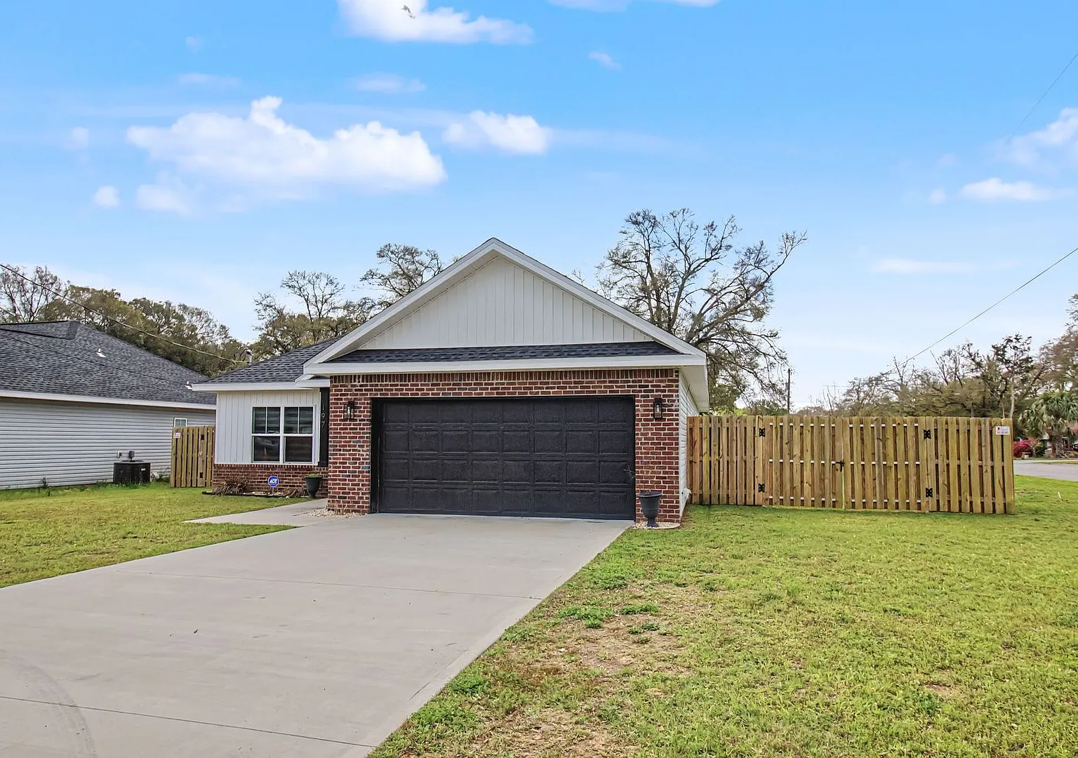 3 Bedroom in Crestview!! — Photo 2