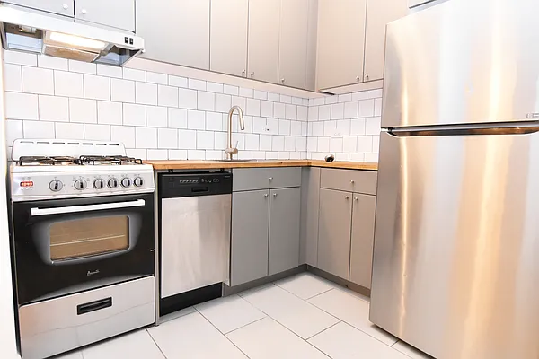 Rented by Bohemia Realty Group | media 12