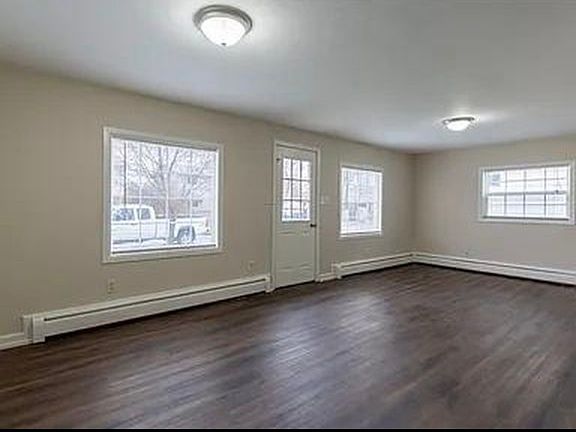 4th image of 2422 Ernest Ave