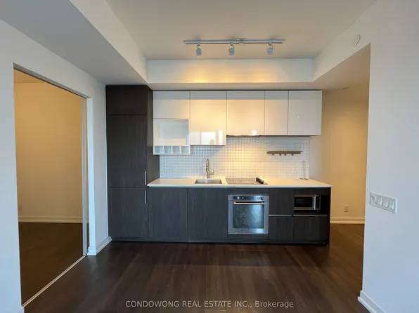 898 Portage Pkwy, Vaughan, ON