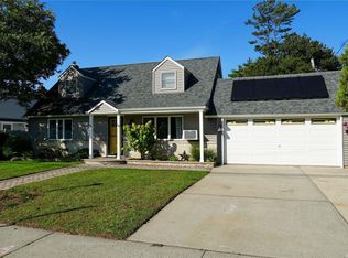 934 Newbridge Rd, Bellmore, NY 11710