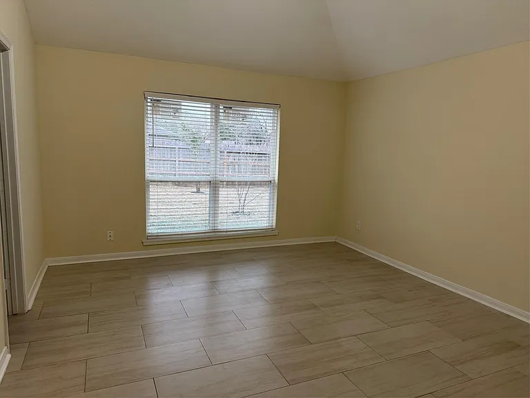 10302 Lybert Rd — Photo 7
