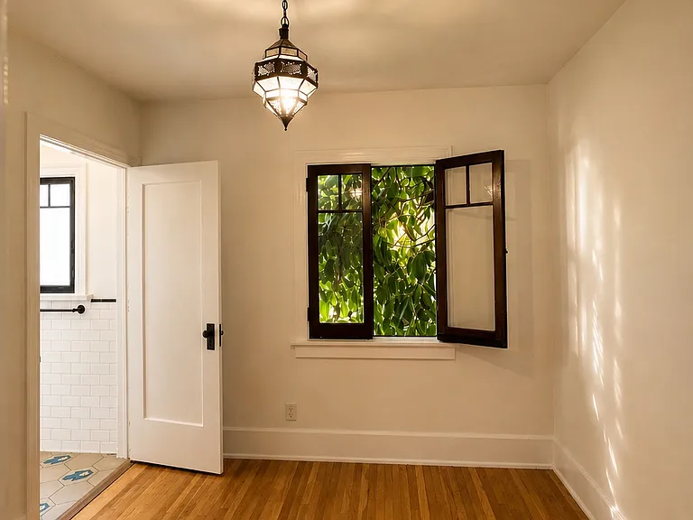 630 N Virgil Ave #630 — Photo 5