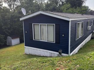 8 E Pearl Dr, Lititz, PA 17543