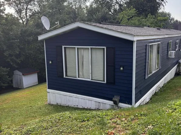 8 Pearl Dr, Lititz, PA 17543