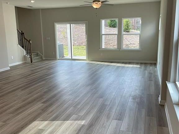 3rd image of 1000 Sunny Lake Dr