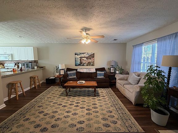 4th image of 1477 N Donahue Dr APT 2812