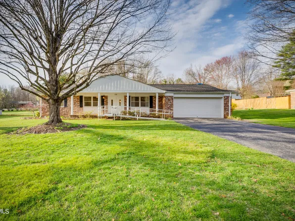 208 Sparkling Brook Dr, Bristol, TN 37620