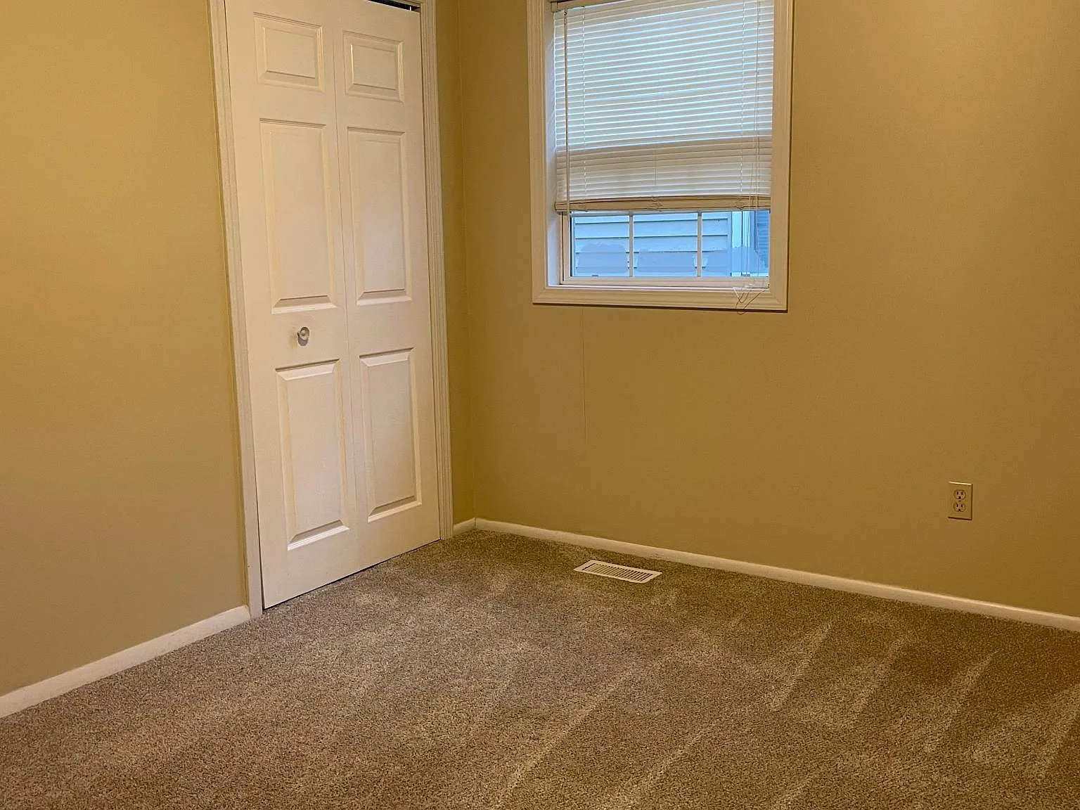 2 bed, $900 — Photo 4