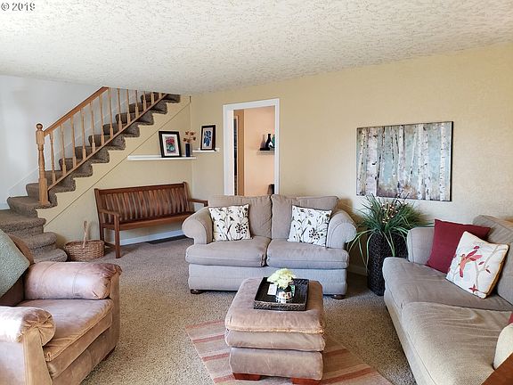 5th image of 1006 SE 123rd Ave