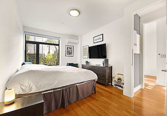 4th image of 46 Wilson Ave APT 2