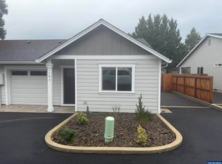 1193 48th St, Sweet Home, OR 97386