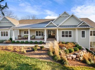 W3951 Old Farm Rd, Lake Geneva, WI 53147