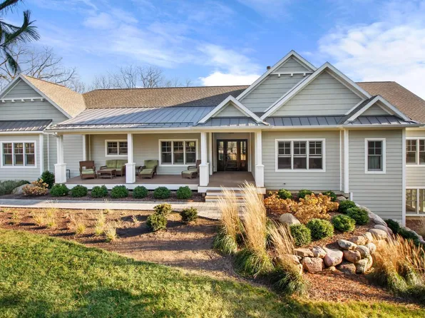 W3951 Old Farm RD, Lake Geneva, WI 53147