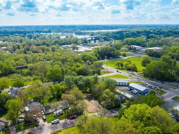 531 S Walnut St, Janesville, WI 53548