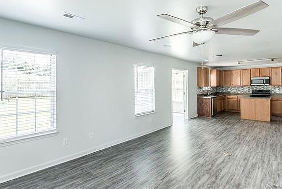 4th image of 4692 Hannah Dr