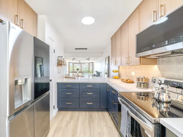 501 Hahaione St #111D, Honolulu, HI 96825
