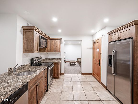3rd image of 2260 Park Ave #9