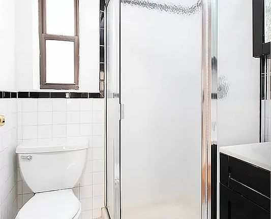 5th image of 649 E 9th St #B3