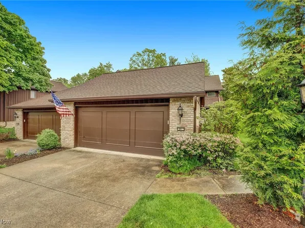 33 Brandon Pl, Rocky River, OH 44116