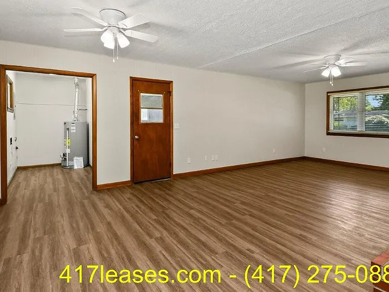 203 S White Oak Ave — Photo 10