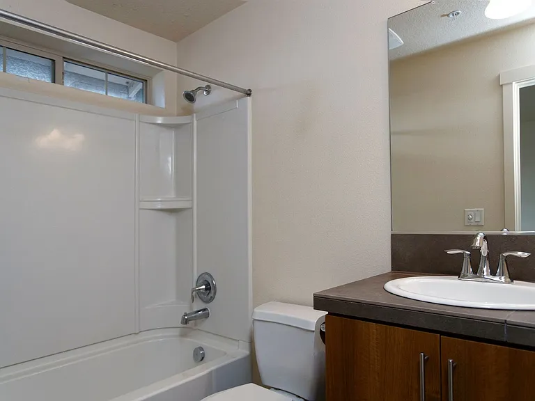 7894 NE Miriam Way — Photo 17