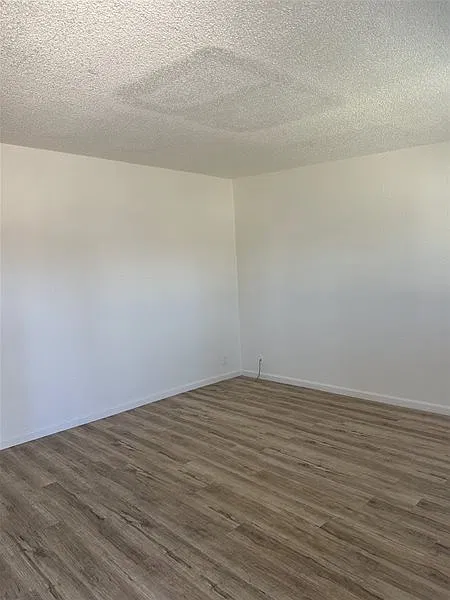 2 bed, 1.0 bath, 720 sqft, $1,025 — Photo 3