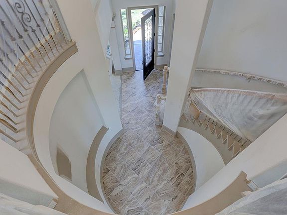 3rd image of 9534 Flora Rock Ln