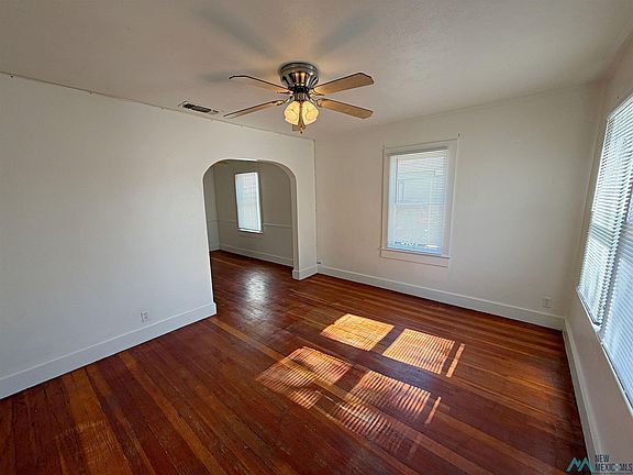 3rd image of 1207 N Lea Ave