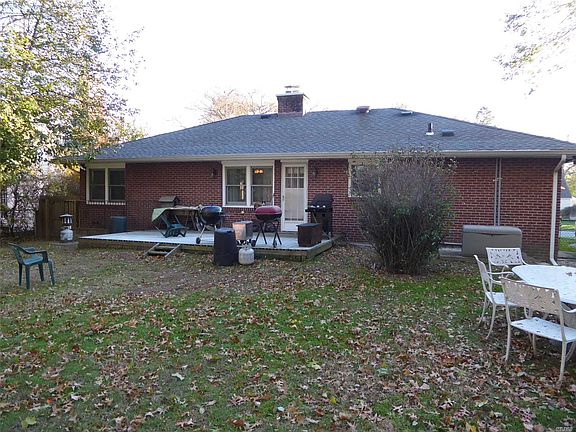 4th image of 12 Laurel Ave