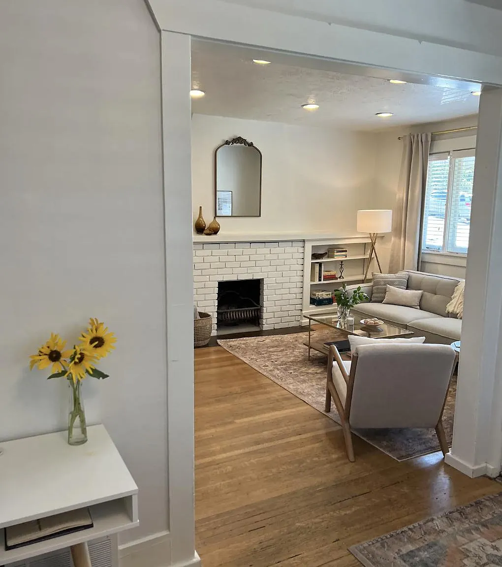 2 bed, 1282 sqft, $2,700 — Photo 2