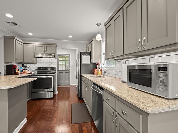 2nd image of 1026 Wachsen Dr