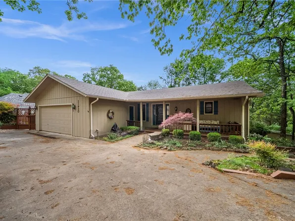 11920 White Oak Dr, Garfield, AR 72732