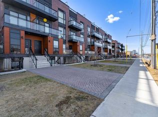 5289 Highway 7 #D704, Vaughan, ON L4L1T4