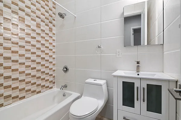 Rented by Compass | media 24