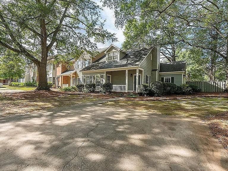 1st image of 204 Woodburn Club Ln