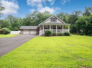 225 Whittemore Rd, Middlebury, CT 06762