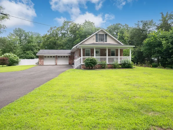 225 Whittemore Road, Middlebury, CT 06762