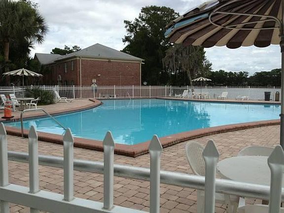 2nd image of 604 Georgetown Dr APT D