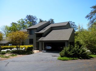 136D Mariners Point Ln, Hartfield, VA 23071