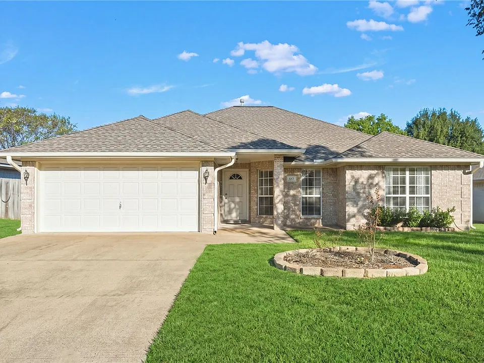 1315 Markham Ct
