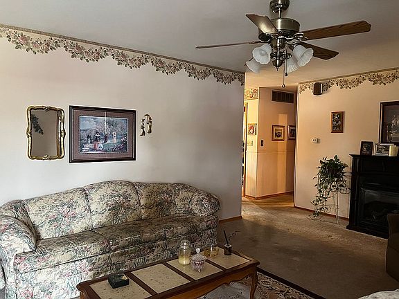 4th image of 847 Stanford Dr